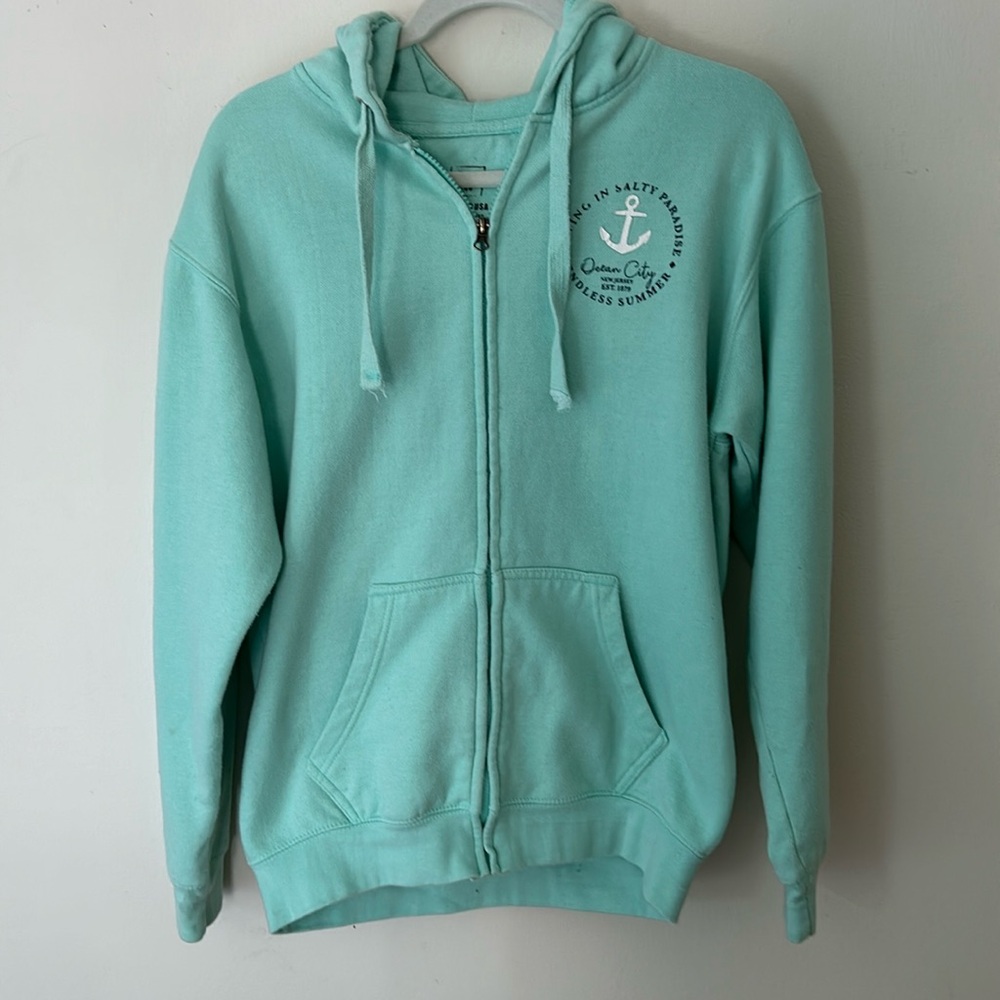 Ocean City, NJ sweatshirt, size medium.